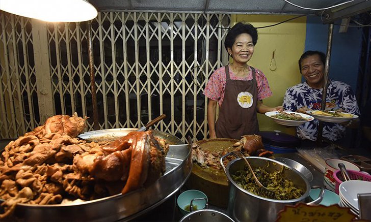 9 ร้านสตรีตฟู้ดในตำนานของเมืองไทย