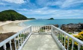 Curve Beach Cafe คาเฟ่สัตหีบ สุดชิคริมทะเล มุมถ่ายรูปปังริมหาดนางรำ