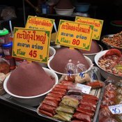 ตลาดร่มหุบ