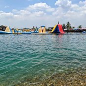หาดเติมรัก สวนน้ำธรรมชาติแห่งนนทบุรี สถานที่พักผ่อนคลายร้อนสำหรับครอบครัว