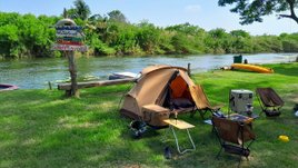 323 CAMP ลานกางเต็นท์ชิลริมน้ำแคว จ่ายแค่ 150 บาท ก็ฟินได้