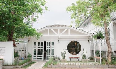 มินิมอลคาเฟ่โคราช “เขมจิตต์ คาเฟ่ แอนด์ เบด” จ.นครราชสีมา