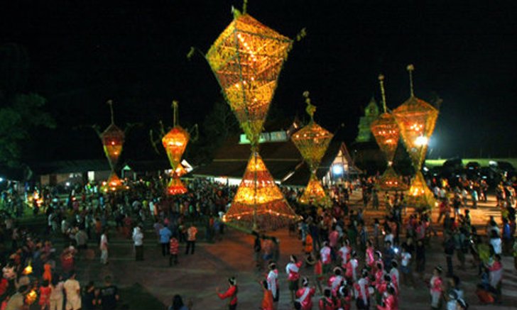 สีสันเดือนเมษายน "งานประเพณีสงกรานต์ และงานแห่ต้นดอกไม้บ้านแสงภา อ.นาแห้ว