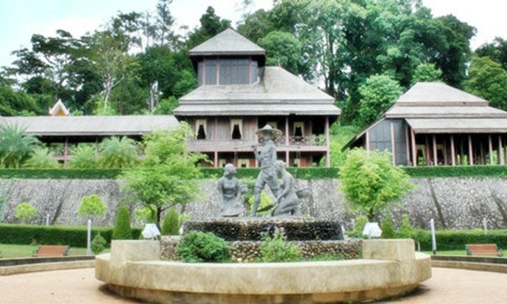 ระนองเมืองฝนแปดแดดสี่