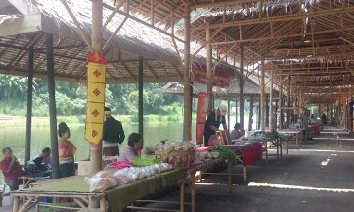 เที่ยวตลาดน้ำดาวเรือง แวะกินยำกระถินสูตรเด็ด อ. เสาไห้ จ.สระบุรี