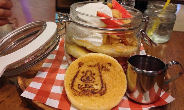 "HUNGRY BEAR" คาเฟ่น้องหมี..ถูกใจคนรักขนมและถ่ายรูป