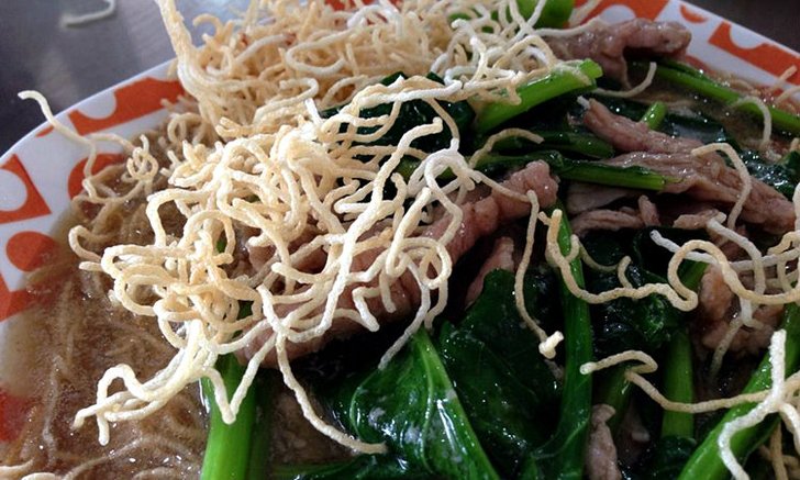 ร้าน “ราดหน้า ยอดผักเมืองทอง” อิ่มอร่อย
