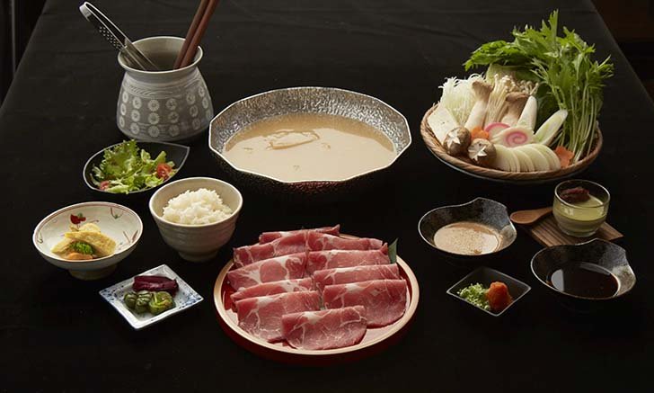 กินของอร่อยให้หายเครียด! เมนูสุดฟินจากร้านดังในสยามพารากอน พร้อมส่งตรงถึงบ้านคุณ