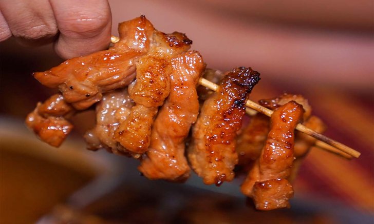 หมูปลาร้า สี่แยกคอกวัว ต้นฉบับหมูปลาร้าของเมืองไทย!