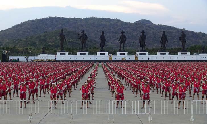 ไม่เคยมีชาติไหนทำมาก่อน! ไทยทำสำเร็จบันทึกสถิติโลกรำไหว้ครูมวยไทย 3,650 คน