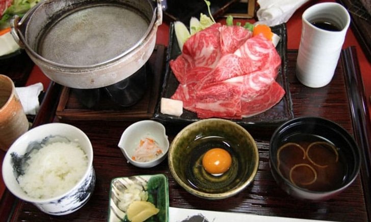 รู้หรือยัง! วิธีกิน "สุกิยากิ"