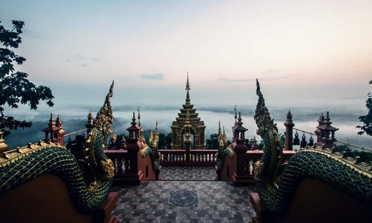 เปิดตำนานวัดพระธาตุดอยพระฌาน! สถานที่ท่องเที่ยวสุดอัศจรรย์ที่ซ่อนอยู่ในสายหมอก