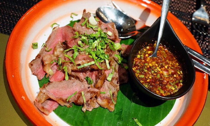 รีวิว อาหารไทยแนว Street food ในโรงแรมที่แซ่บมาตั้งแต่เชฟ! ราคาเริ่มต้นจานละ 95 บาท! มีที่นี่ที่เดียว Metro on Wireless@Hotel Indigo Bangkok Wireless Road