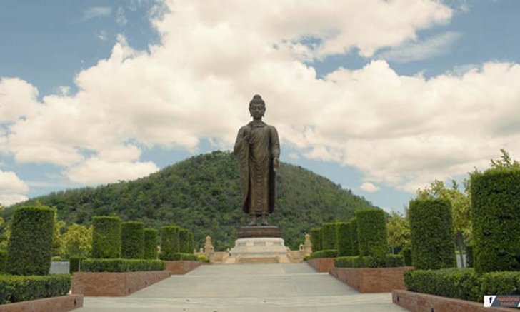 ชมพระปางขอฝนที่สวยงามที่สุดในประเทศไทย จ.กาญจนบุรี
