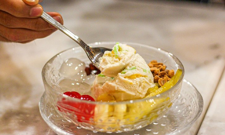 ไอศกรีมทิพย์รส ตำนานความอร่อยเกือบ 50 ปีในย่านเตาปูน