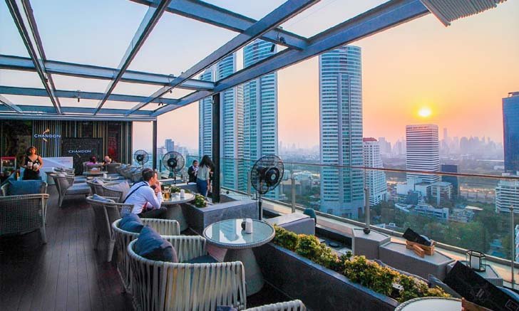 Sky on 20 Rooftop Bar สุดชิลชมวิว Sunset โรงแรม Novotel Bangkok Sukhumvit 20