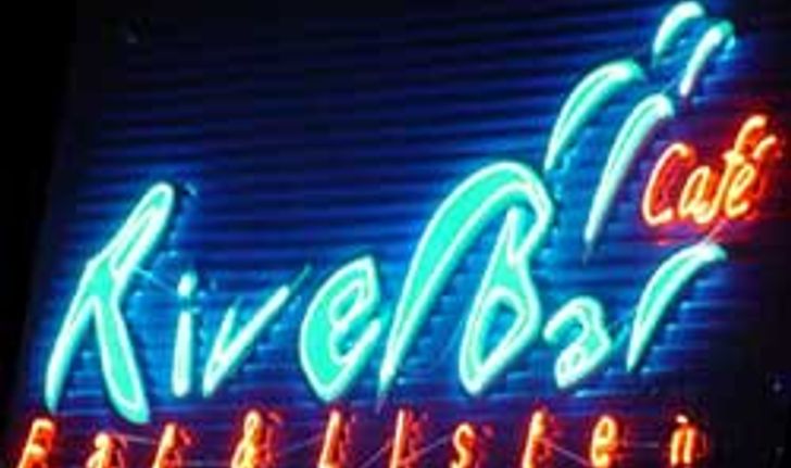 River Bar Cafe' : Eat &amp; Listen