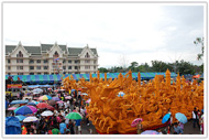 เทศกาลกินหมี่ ประเพณีแห่เทียนพรรษา อำเภอโชคชัย ประจำปี 2553
