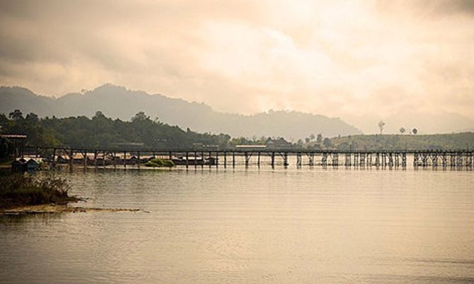 สังขละบุรี มนต์เสน่ห์แห่งลุ่มแม่น้ำสามประสบ