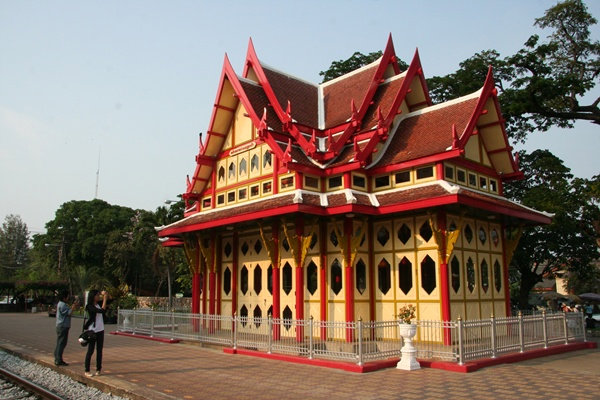 สถานีรถไฟหัวหิน