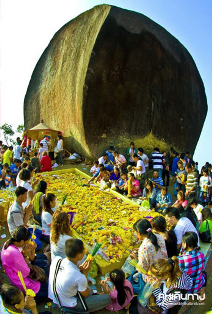 รอยพระพุทธบาทพลวง