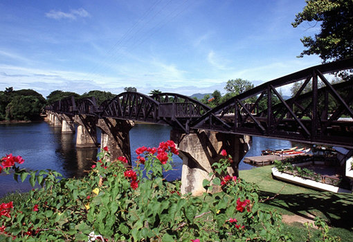 สะพานข้ามแม่น้ำแคว กาญจนบุรี