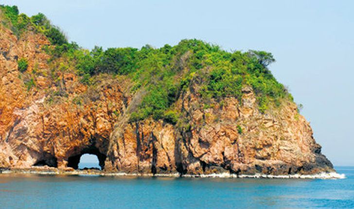 มหัศจรรย์เกาะทะลุ สวรรค์ใสๆ กลางอ่าวไทย