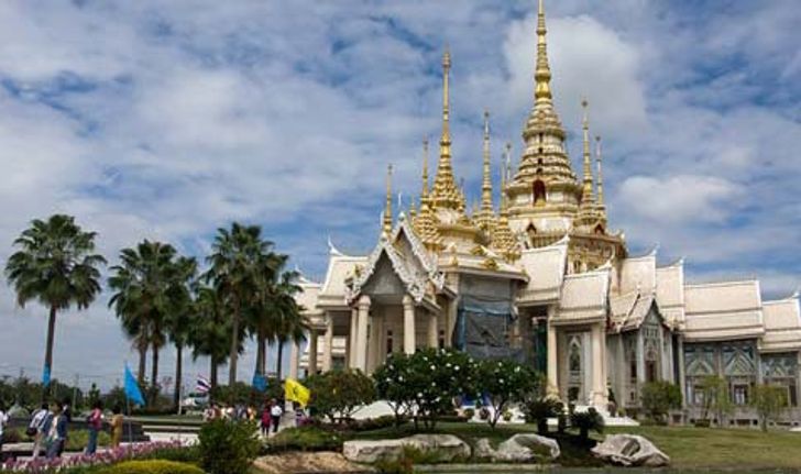 เที่ยว 7 วัดเติมพลังศรัทธา สู่บูรพาจารย์แดนอีสาน