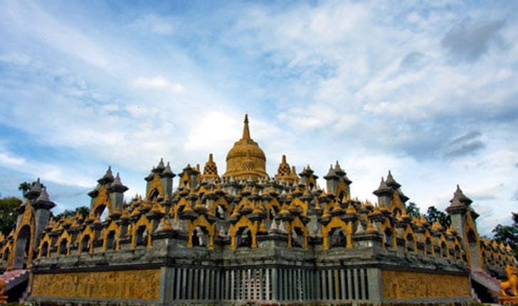 มงคลชีวิตสักการะบูชาพระธาตุสี่เมือง บนแผ่นดินอีสาน