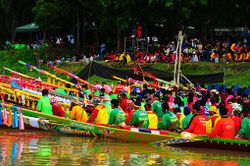 แข่งเรือยาวเข้าพรรษาจังหวัดชัยนาท