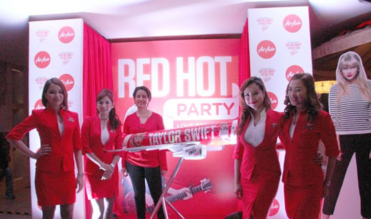 แอร์เอเชีย  Taylor Swift RED HOT Party เผยโฉมเครื่องบินเพ้นท์ลาย เทย์เลอร์ สวิฟต์ (Taylor Swift)