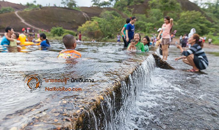 น้ำตกถ้ำพระ : ล่องเรือ เล่นน้ำ เปิดรับความสุข