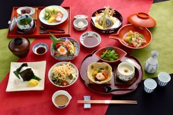 ห้องอาหารยามาซาโตะแนะนำเมนูสำหรับฉลองวันสิ้นปีและวันปีใหม่ตามแบบญี่ปุ่น