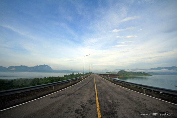 ที่เที่ยวหน้าฝนสถานที่ 3  อุทยานแห่งชาติเขาสก