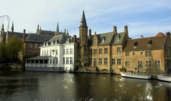 Spring Time in Europe : Land of Flowers ตอน Brugge , Belgium