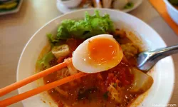 “รวยแซ่บ ก๋วยเตี๋ยวต้มยำไข่หวาน” รสชาติต้มยำ แซ่บซี๊ด ถึงใจ!