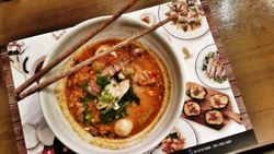 'กั้งบ้านเพ' ก๋วยเตี๋ยวกั้งเนื้อแน่น ๆ ร้านเด็ดที่คุณไม่ควรพลาด