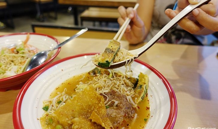 จัดหนัก! 'ก๋วยเตี๋ยวไข่เจียว' ตำลึงทรงเครื่อง..ร้านเด็กเส้น