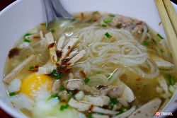 "ข้าวเปียกปากหมา" ก๋วยจั๊บญวนเจ้าเด็ด..ชื่อร้าย...แต่อร่อยมาก!!!