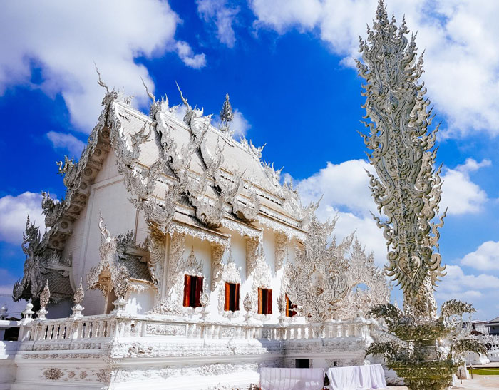 ศิลปะแบบร่วมสมัย วัดร่องขุน