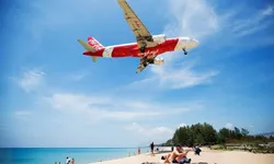 Unseen Thailand!! พาชมเครื่องบิน Landing เหนือชายหาดไม้ขาว จ.ภูเก็ต