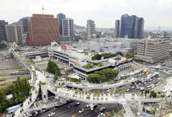 เกาหลีใต้เปลี่ยนไฮเวย์ร้างกลางกรุงโซล เป็นสวนสาธารณะลอยฟ้า