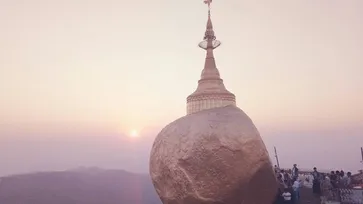 พระธาตุอินทร์แขวน หรือ ไจ่ก์ทิโย ความมหัศจรรย์  สะกดผู้ได้ไปเยือน