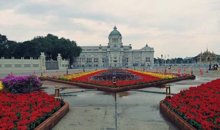 สุดยิ่งใหญ่สวนดอกไม้พระลานพระราชวังดุสิต "งานอุ่นไอรัก คลายความหนาว"