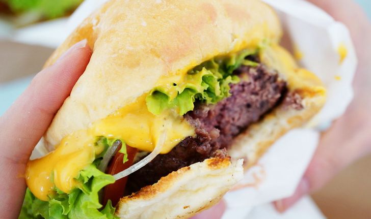 รีวิว Teddy’s Bigger Burgers แฮมเบอร์เกอร์ที่เค้าเล่าลือว่าดีที่สุดในฮาวาย และได้ 4.5 ดาวบน TripAdvisor!!! อร่อยจิงม้ายมาดูกันค่า! by ChingCanCook