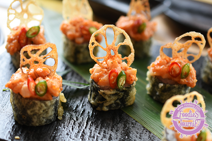 Hot Bangkok Maki : Lotus Root Chips, Chopped Scallop, and Flying Fish Roe 