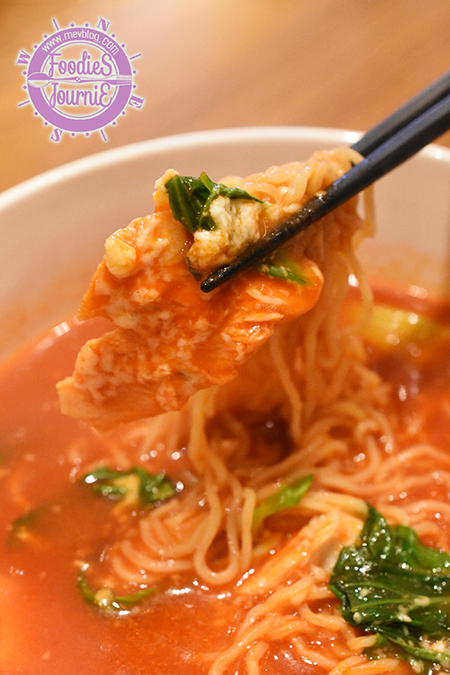 Tomato and Cheese Ramen