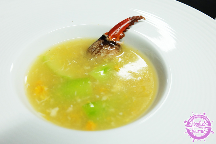 14 Braised crab claw with dried scallop soup