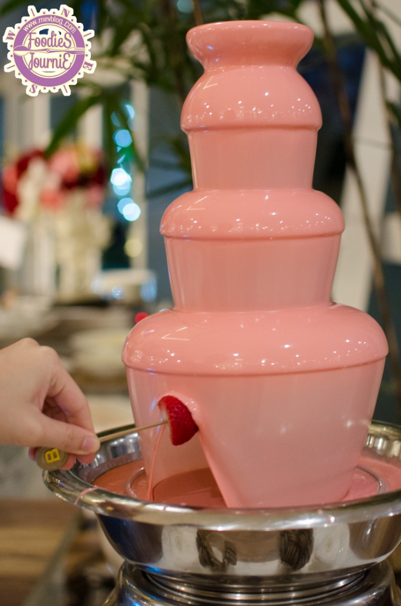 Strawberry Fondue Fountain