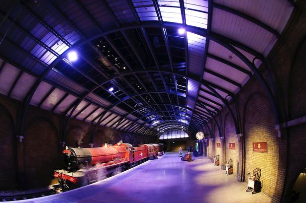 Hogwarts-Express_mirror.co.uk